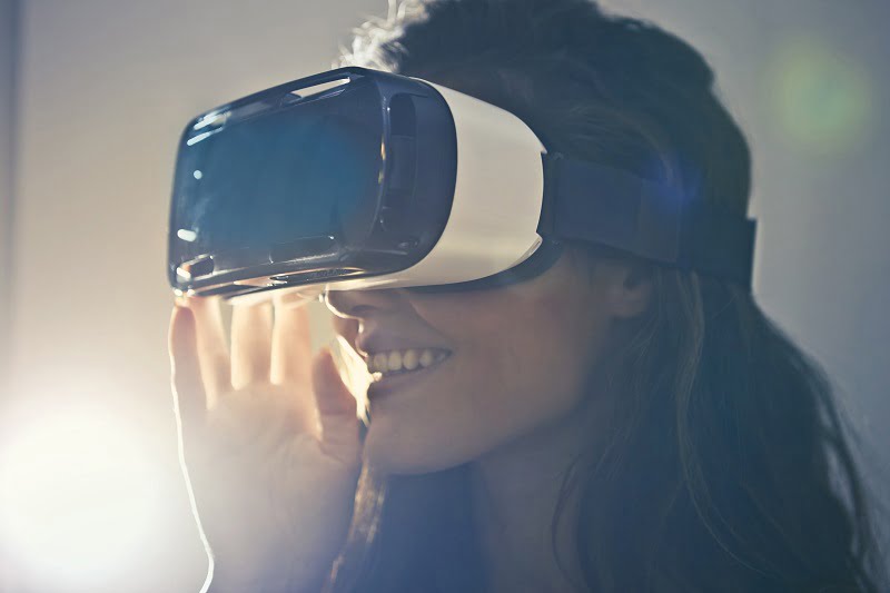 virtual reality (VR)